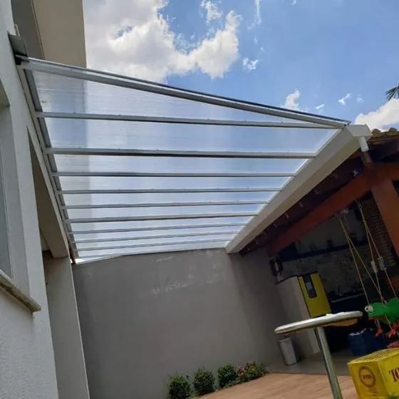 Cobertura de Policarbonato Alveolar em Mauá SP Cobertura de Policarbonato Alveolar em Mauá SP — Instalação em garagem residencial