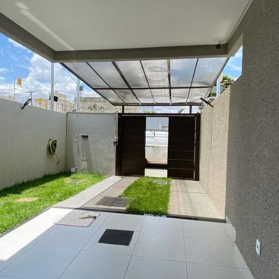 Cobertura de Policarbonato Alveolar em Mauá SP Cobertura de Policarbonato Alveolar em Mauá SP — Cobertura com calha lateral para escoamento