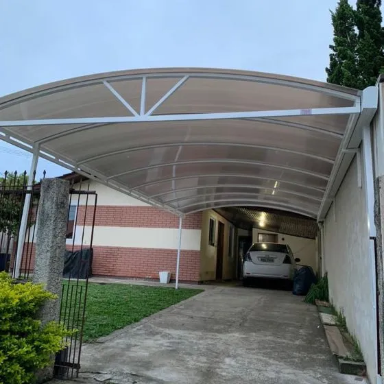 Cobertura de Policarbonato Alveolar em Mauá SP Cobertura de Policarbonato Alveolar em Mauá SP — Instalação em fachada comercial