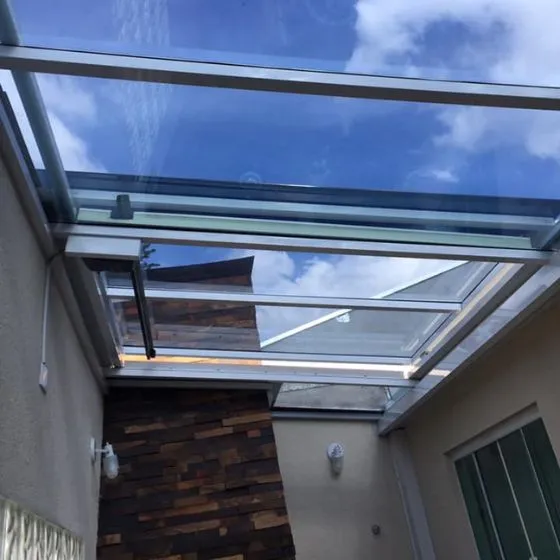 Cobertura Retrátil Policarbonato/Telha/Vidro em Mauá SP — Instalação em garagem residencial