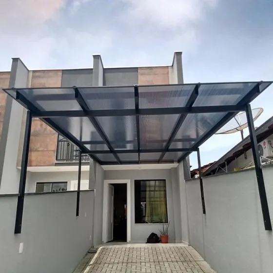 Pergolado Fixo de Ferro em Mauá SP — Instalação em fachada comercial