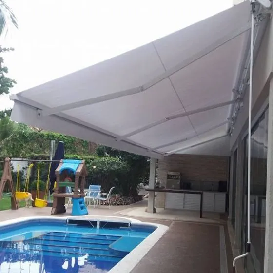 Toldo Articulado em Mauá SP — Cobertura em quintal residencial coberto