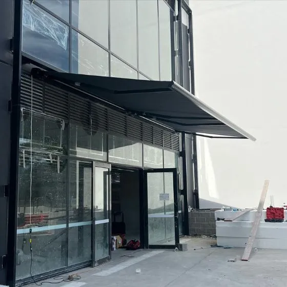 Toldo Articulado em Mauá SP — Instalação em estacionamento