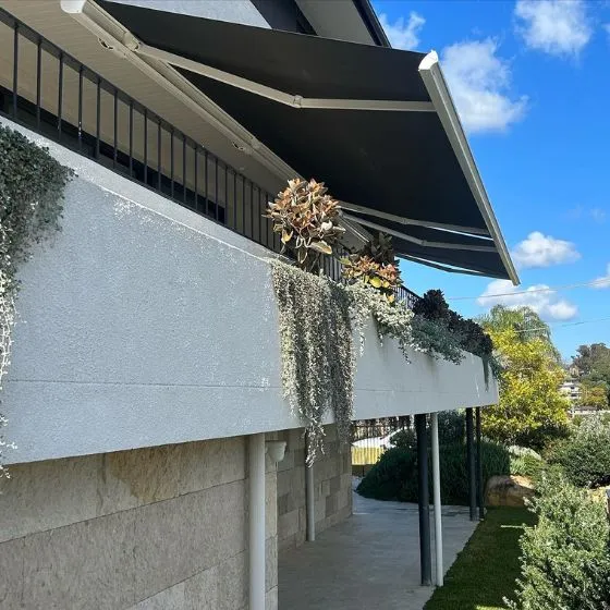 Toldo Articulado em Mauá SP — Cobertura em passagem coberta entre ambientes