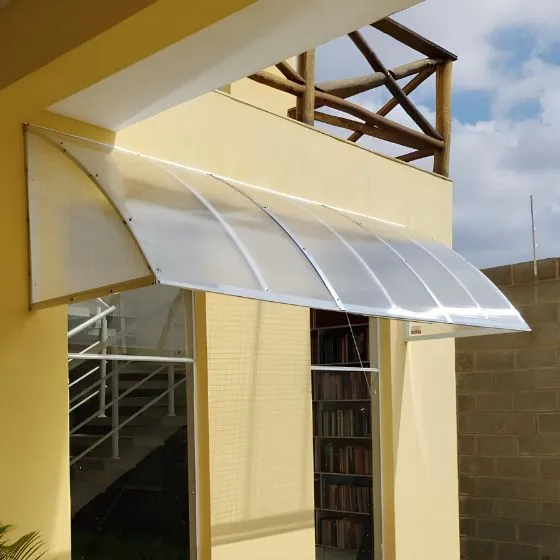 Toldo Policarbonato Alveolar em Mauá SP Toldo Policarbonato Alveolar em Mauá SP — Instalação em garagem residencial