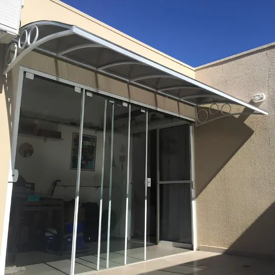 Toldo Policarbonato Alveolar em Mauá SP Toldo Policarbonato Alveolar em Mauá SP — Cobertura em quintal residencial coberto