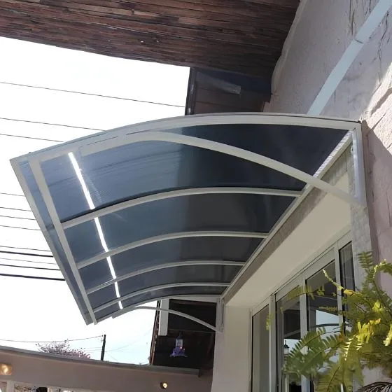 Toldo Policarbonato Alveolar em Mauá SP Toldo Policarbonato Alveolar em Mauá SP — Instalação em estacionamento